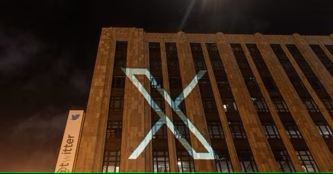 Zuletzt leuchtete an der Twitter-Firmenzentrale das neue X-Logo.