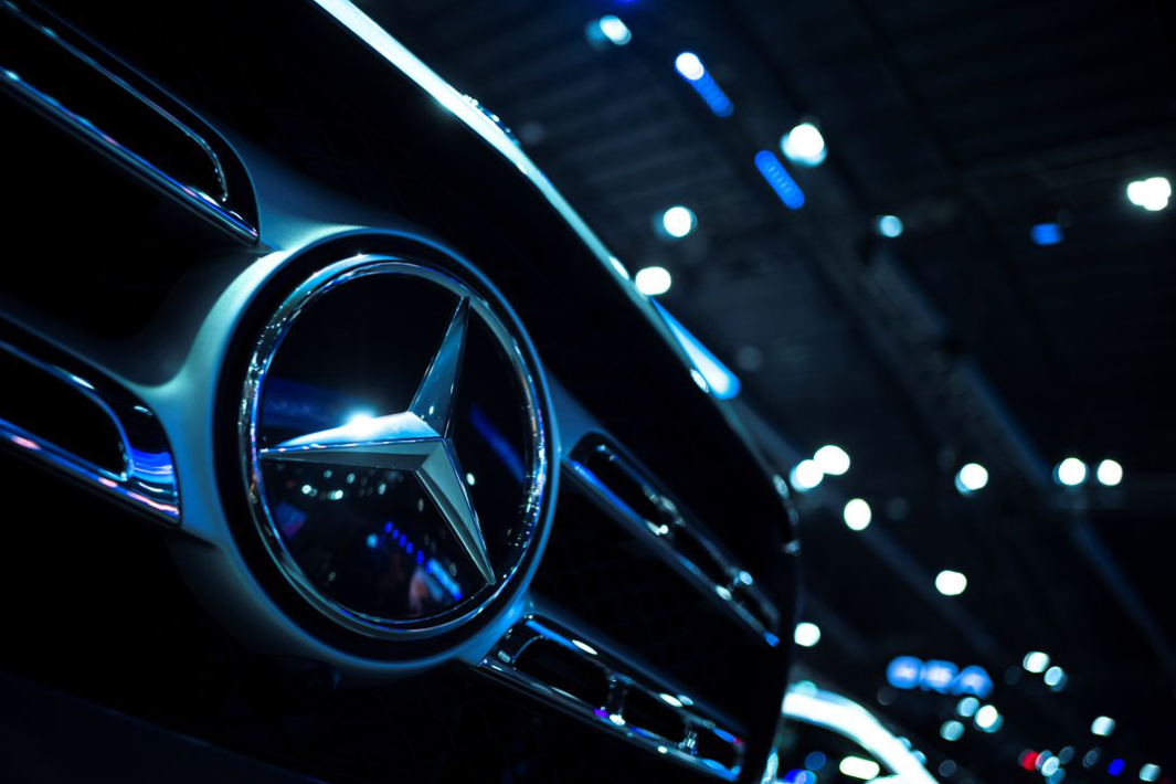 Mercedes-Benz sticht Tesla aus und erhält eine wegweisende Zulassung für autonomes Fahren in Kalifornien,