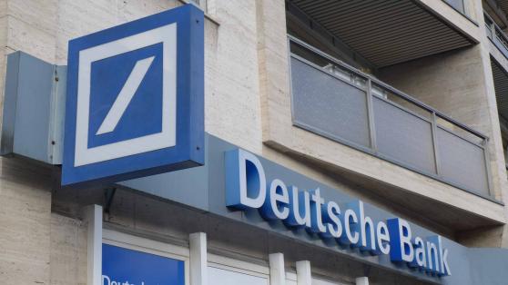 Deutsche Bank-Aktie: Warum sie trotz positiver Ergebnisse 6,92 % gefallen ist!