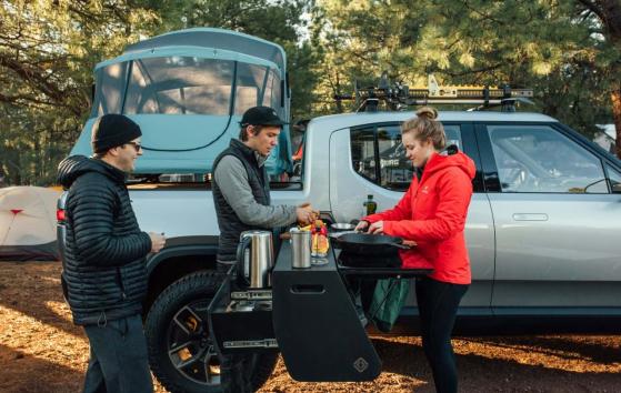 Rivian-Aktie gegen Lucid-Aktie: Welchen Elektroauto-Highflyer ich jetzt kaufen würde!