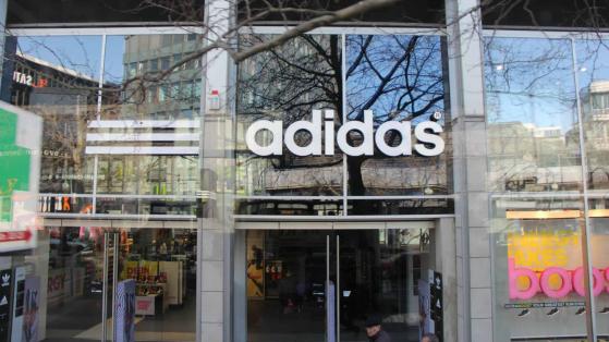 Adidas startet riesiges Aktienrückkaufprogramm – Ist die Aktie jetzt ein Kauf?